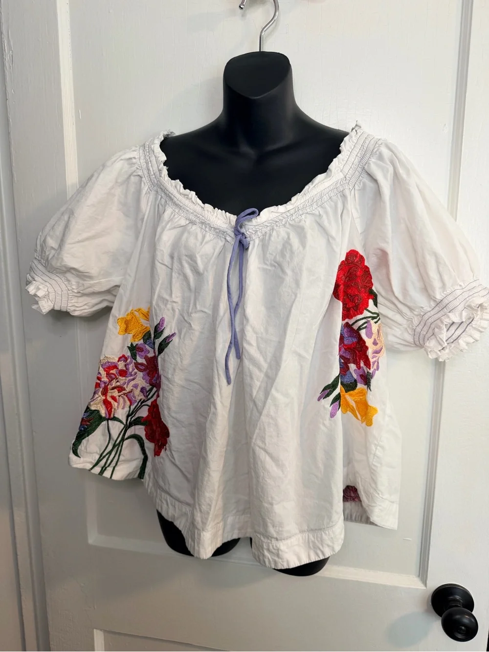 Anthropologie White Floral Embroidered Blouse